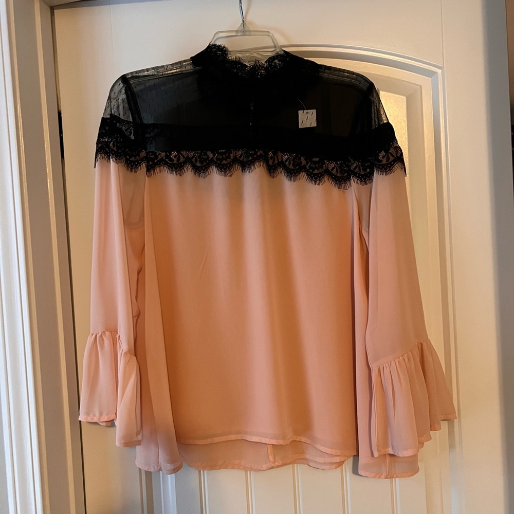 NWT beautiful blouse